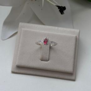 Anel Classic em Prata 925 com Zircônia Rosa e Brancas